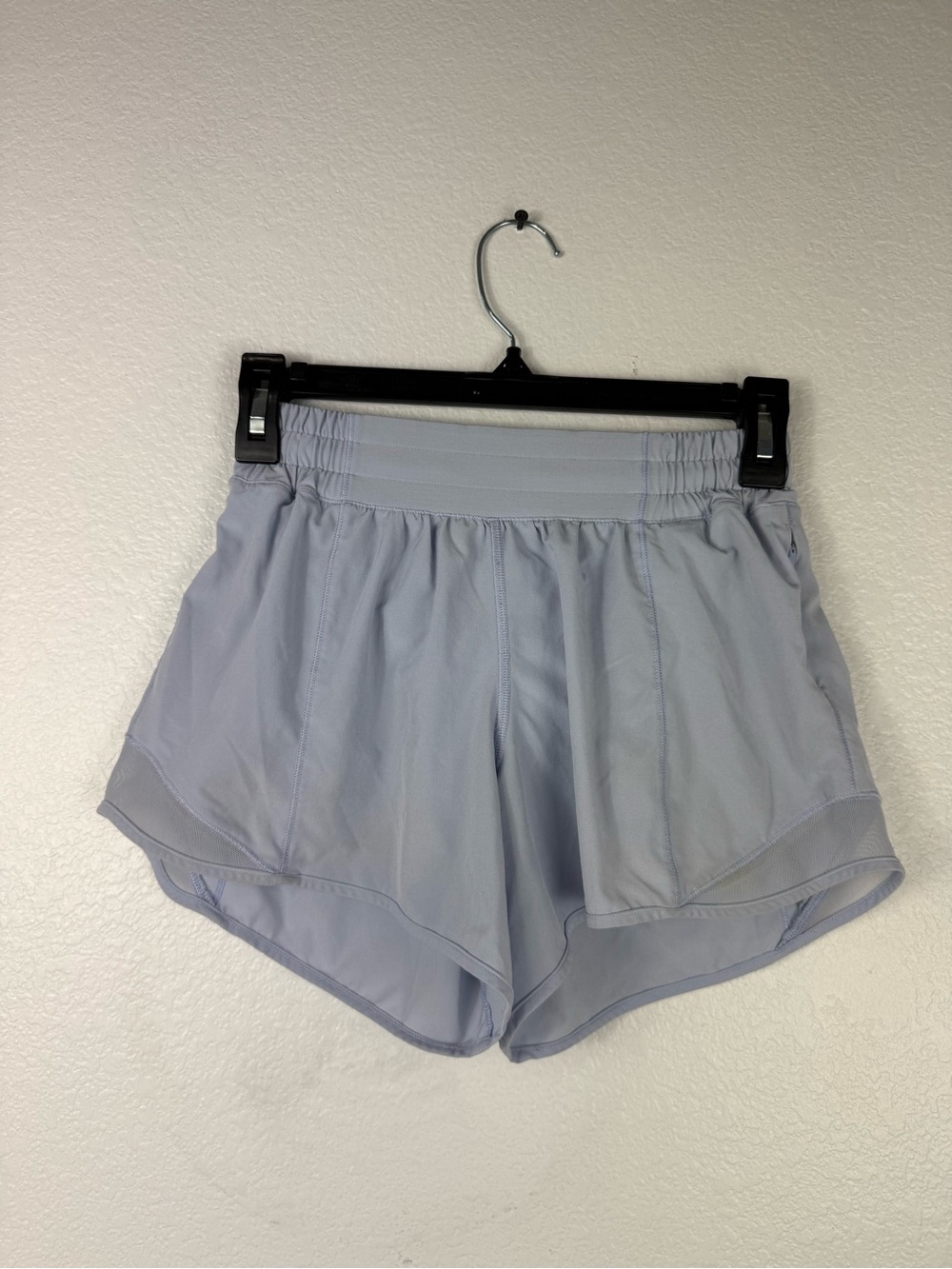 Lulullemon Women’s Athletic hottie Shorts serene blue size 4
